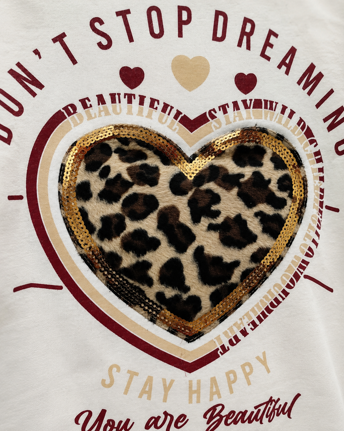 Camiseta con corazón animal print y lentejuelas 3083