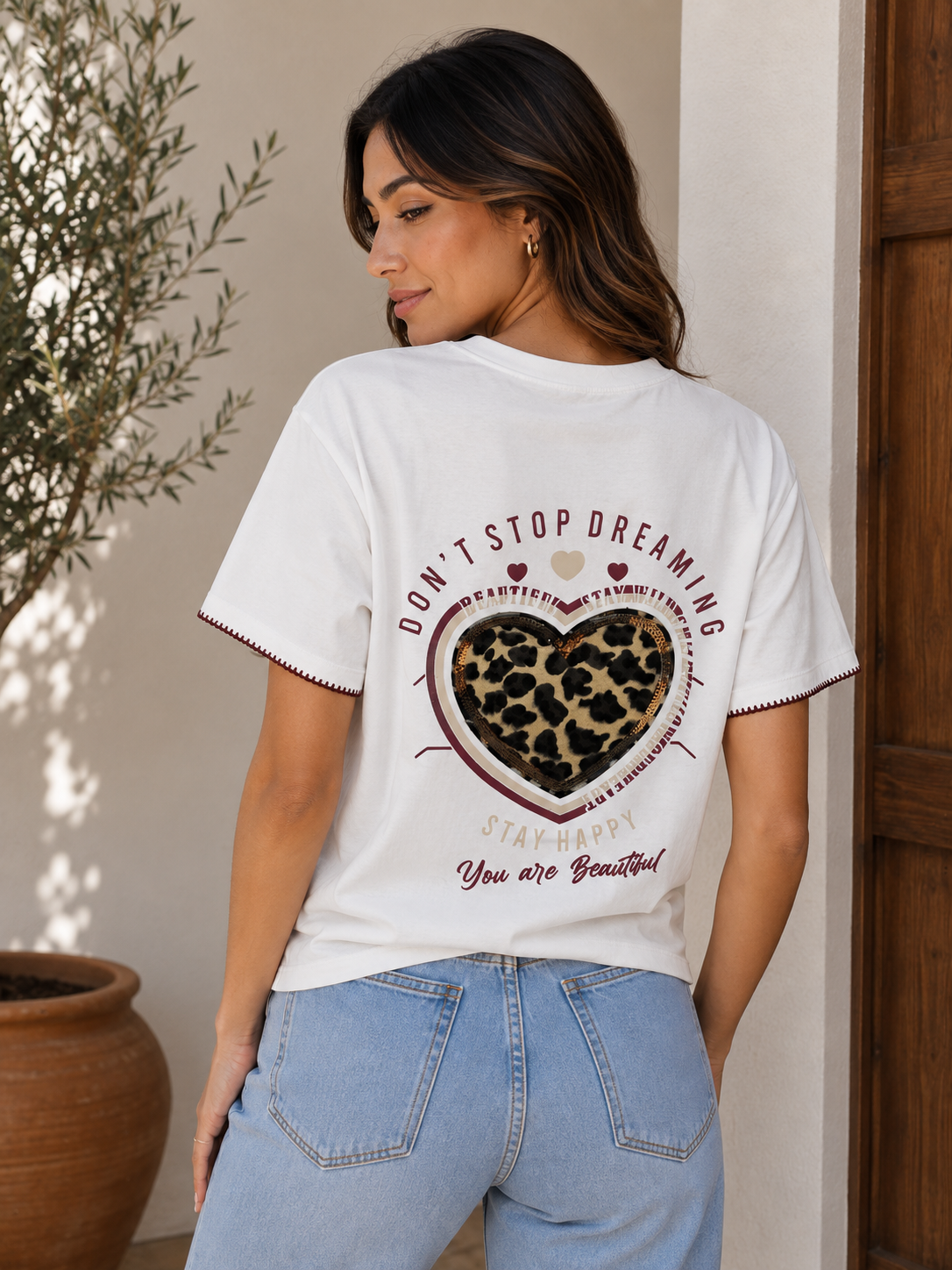 Camiseta con corazón animal print y lentejuelas 3083