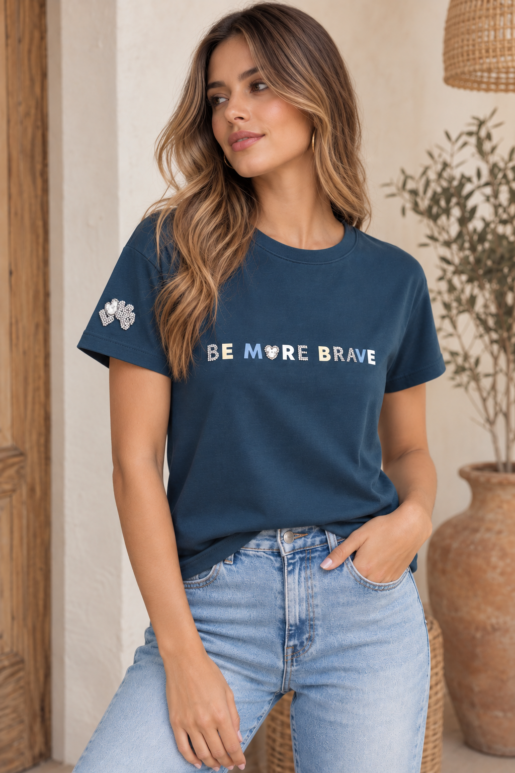Camiseta Be More Brave con pedrería 3102