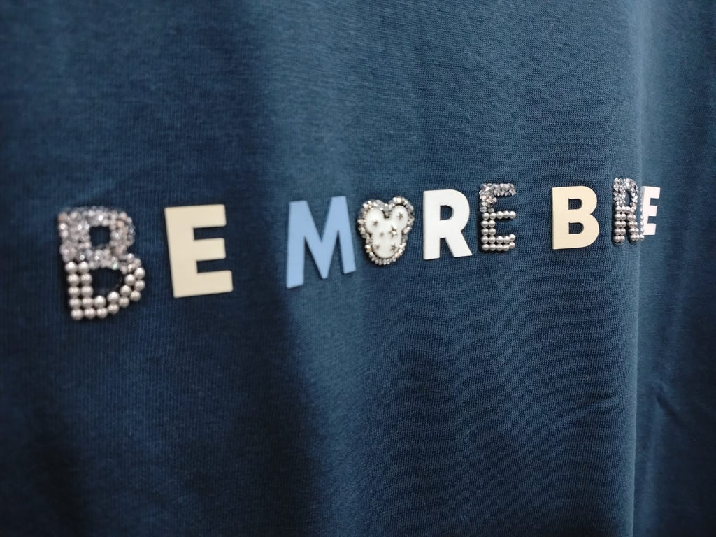 Camiseta Be More Brave con pedrería 3102
