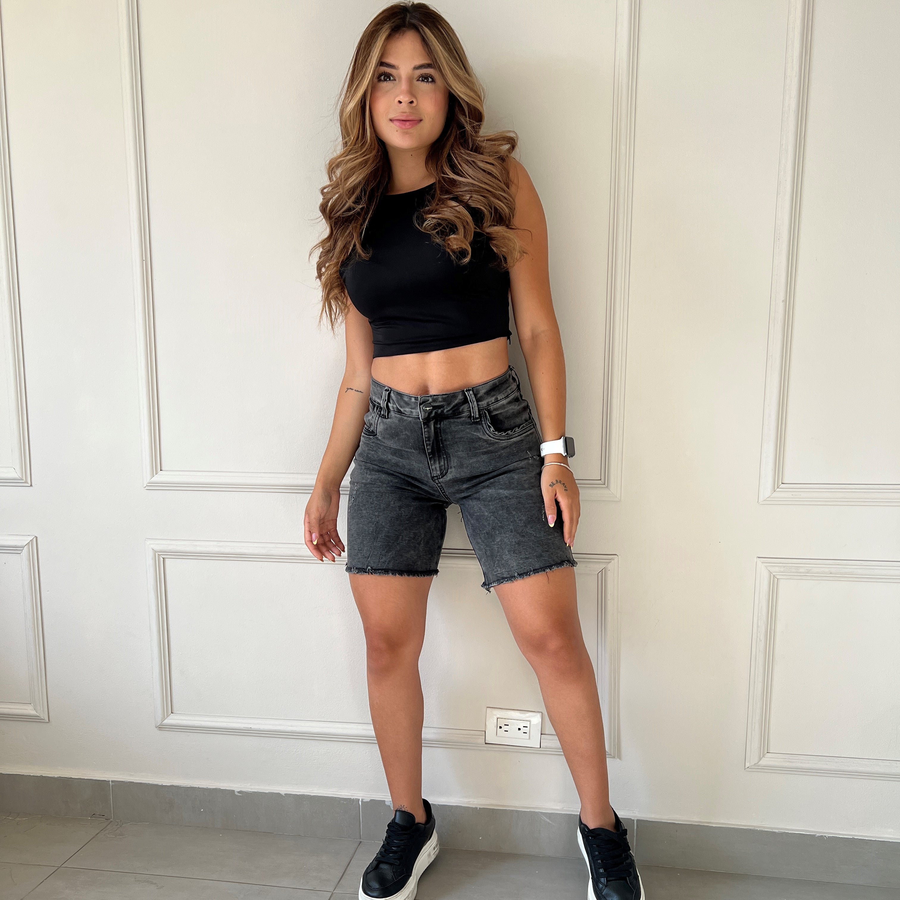 SHORT NEGRO AHUMADO 4692